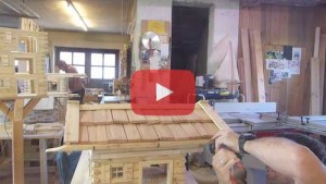 Vogelhaus bauen Lektion 16: Bau und Montage der Dachrinne